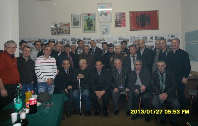 Foto e përbashkët nga takimi përkujtimor
